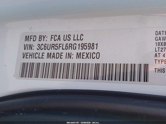 3C6UR5FL6RG195981 RAM 2500 Laramie 4x4 6&#039;4 Box