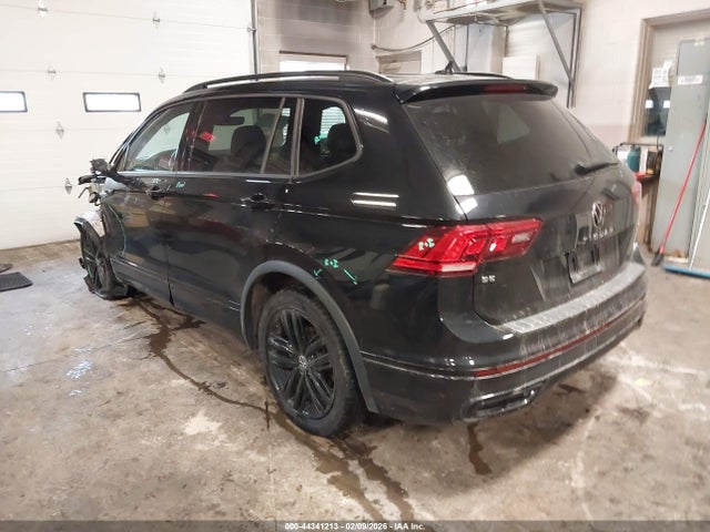 2022 Volkswagen Tiguan 2.0t Se R-line Black მანქანა იყიდება აუქციონზე, vin: 3VV8B7AX5NM058788, აუქციონის ნომერი: 44341213