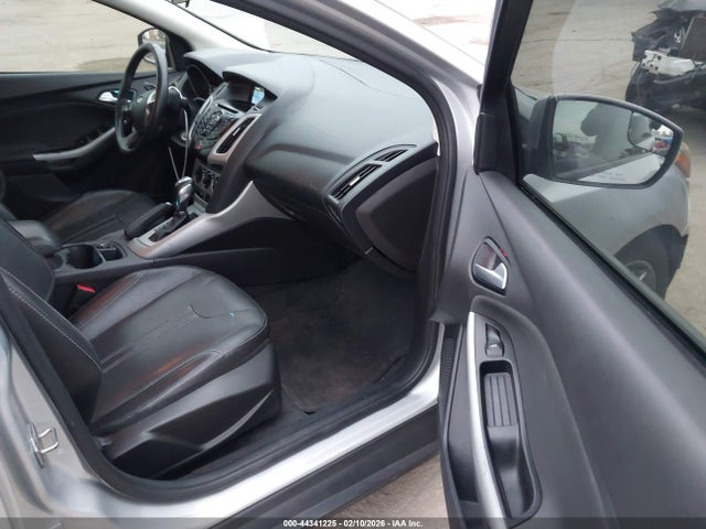 Ford FOCUS SE 2014 1FADP3F27EL337204 Image 5