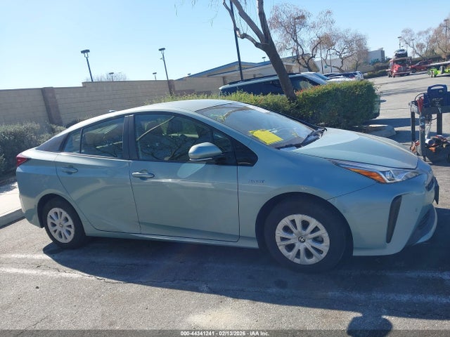JTDKARFU4K3088430 Toyota Prius Le