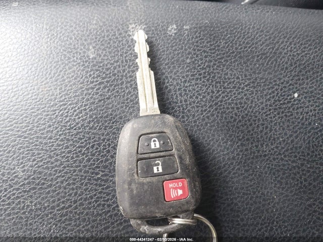 2T3RFREV9JW703849 Toyota Rav4 Xle