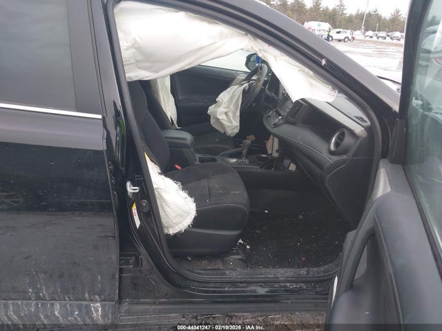 2T3RFREV9JW703849 Toyota Rav4 Xle