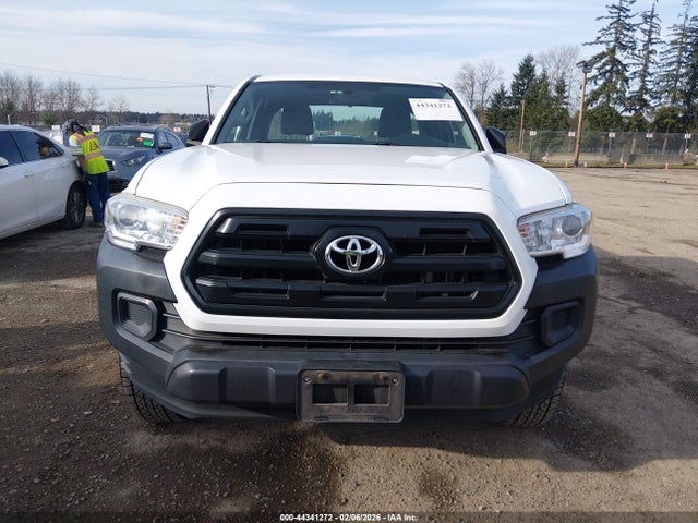 5TFRX5GN8HX102845 Toyota Tacoma Sr