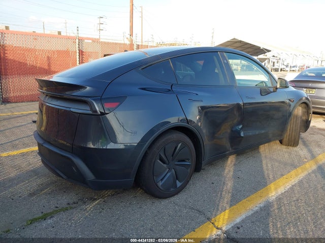 2026 TESLA MODEL Y 7SAYGDED9TF522538 Photo 3