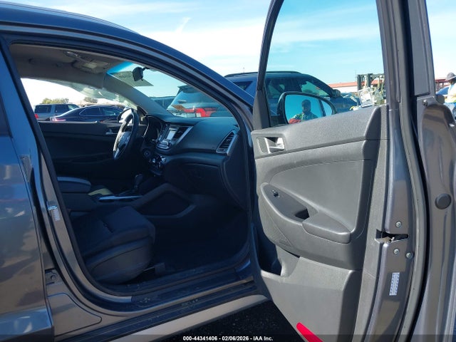 KM8J33A28HU364406 Hyundai Tucson Eco