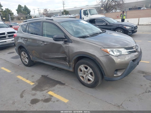 Toyota RAV4 LE 2015 JTMZFREV4FD057401 Image 1