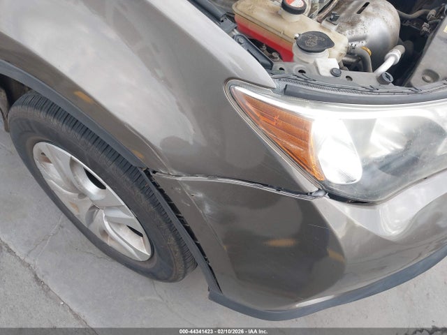 Toyota RAV4 LE 2015 JTMZFREV4FD057401 Image 17