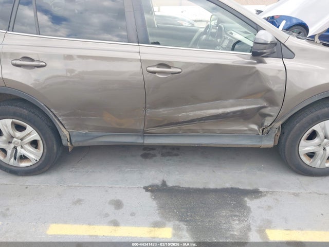 Toyota RAV4 LE 2015 JTMZFREV4FD057401 Image 19