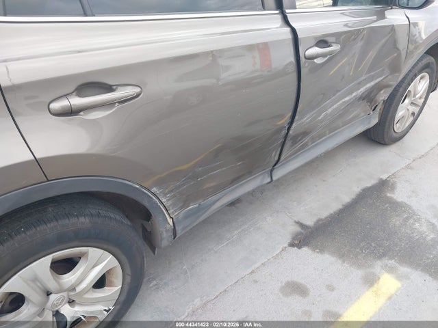 Toyota RAV4 LE 2015 JTMZFREV4FD057401 Image 20