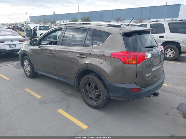 Toyota RAV4 LE 2015 JTMZFREV4FD057401 Image 3