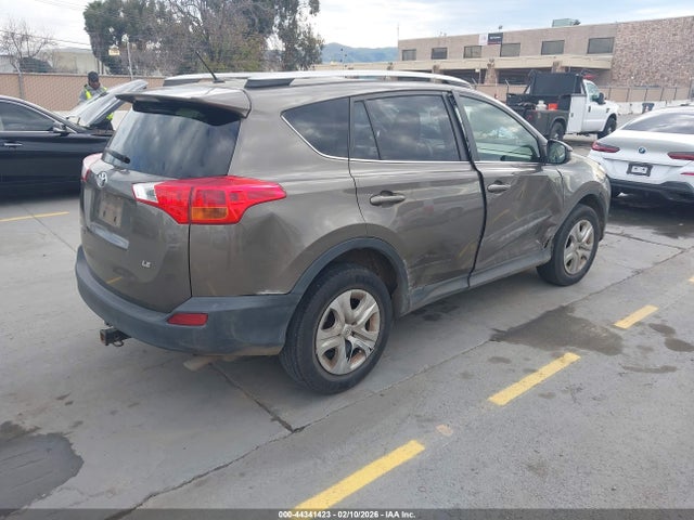 Toyota RAV4 LE 2015 JTMZFREV4FD057401 Image 4
