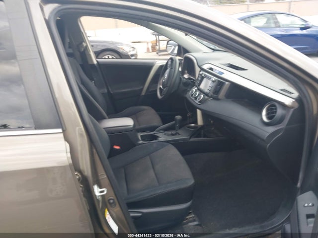 Toyota RAV4 LE 2015 JTMZFREV4FD057401 Image 5