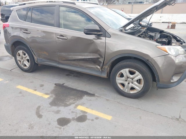 Toyota RAV4 LE 2015 JTMZFREV4FD057401 Image 6