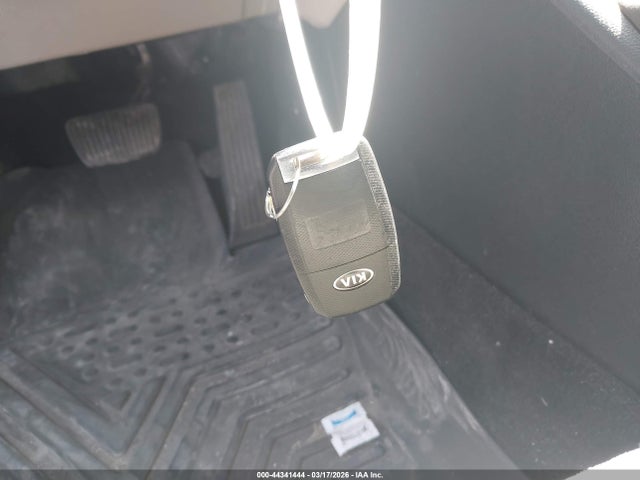 5XXGT4L33JG258869 KIA Optima Lx