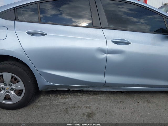 1G1BC5SM3J7178046 Chevrolet Cruze Ls Auto