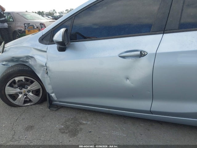 1G1BC5SM3J7178046 Chevrolet Cruze Ls Auto