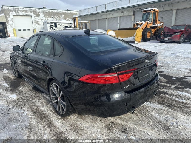2016 JAGUAR XF SAJBM4BV2GCY21723 Photo 2