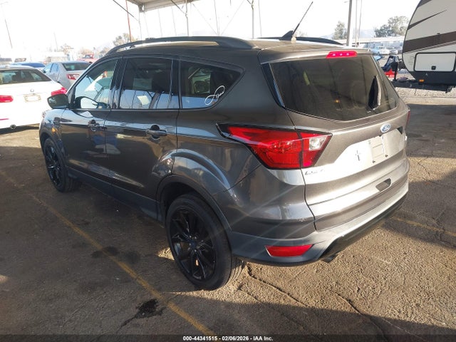 1FMCU0GD4KUC27516 Ford ESCAPE SE