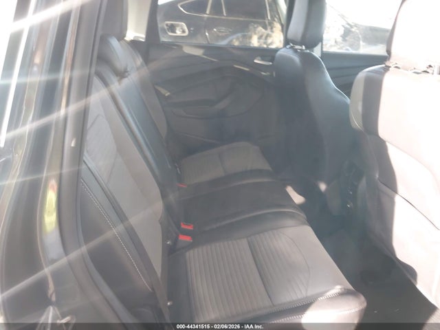 1FMCU0GD4KUC27516 Ford ESCAPE SE