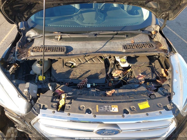 1FMCU9GDXHUC51848 Ford ESCAPE SE
