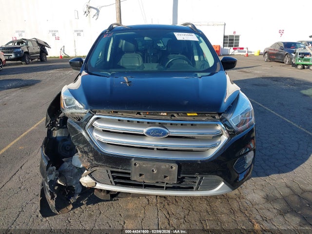 1FMCU9GDXHUC51848 Ford ESCAPE SE
