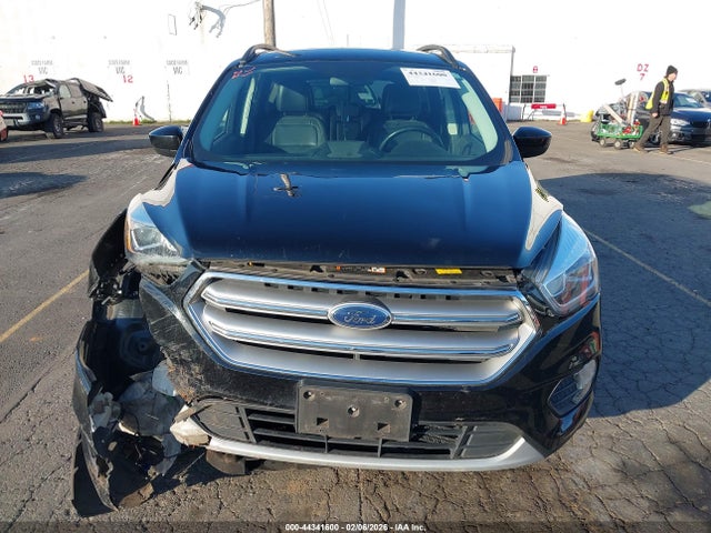 1FMCU9GDXHUC51848 Ford ESCAPE SE