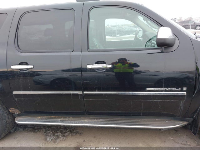2009 Gmc Yukon Xl 1500 Denali მანქანა იყიდება აუქციონზე, vin: 1GKFK06229R210707, აუქციონის ნომერი: 44341618