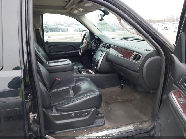 2009 Gmc Yukon Xl 1500 Denali მანქანა იყიდება აუქციონზე, vin: 1GKFK06229R210707, აუქციონის ნომერი: 44341618