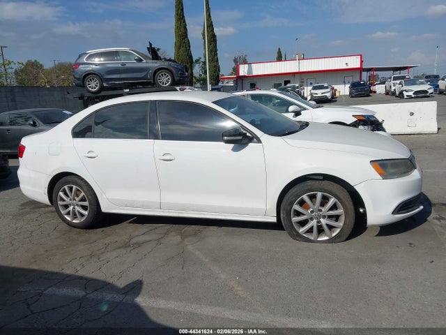 3VWD17AJ1EM375119 Volkswagen Jetta 1.8t Se