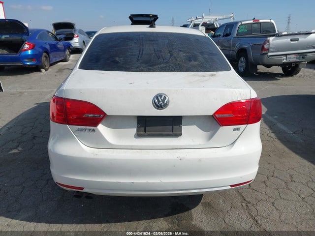 3VWD17AJ1EM375119 Volkswagen Jetta 1.8t Se