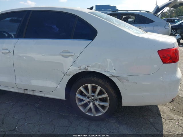 3VWD17AJ1EM375119 Volkswagen Jetta 1.8t Se