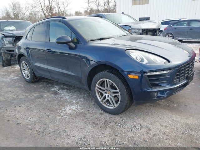 2017 PORSCHE MACAN WP1AA2A51HLB05016 Photo 0
