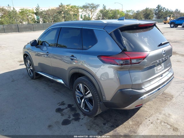 JN8AT3DCXMW106285 Nissan Rogue Platinum Fwd
