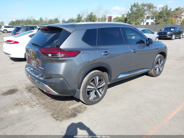 JN8AT3DCXMW106285 Nissan Rogue Platinum Fwd