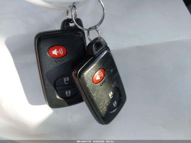 JTDKN3DU0E1742554 Toyota Prius Three