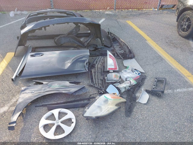 JTDKN3DU0E1742554 Toyota Prius Three