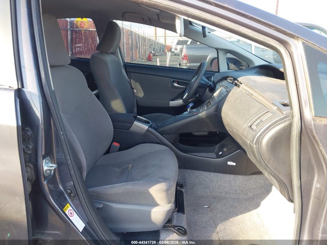 JTDKN3DU0E1742554 Toyota Prius Three