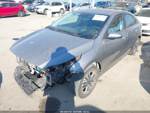 KIA Forte Lxs 2023 3KPF24AD2PE538570 Image 2