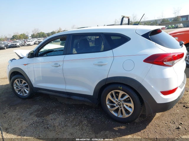 Продажа на аукционе авто 2017 Hyundai Tucson Se, vin: KM8J23A45HU287742, номер лота: 44341761