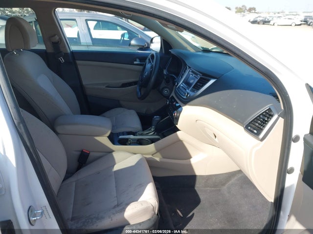 Продажа на аукционе авто 2017 Hyundai Tucson Se, vin: KM8J23A45HU287742, номер лота: 44341761