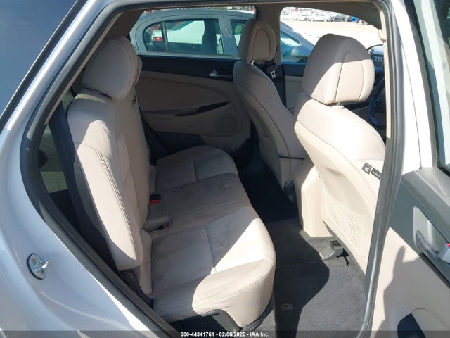 Продажа на аукционе авто 2017 Hyundai Tucson Se, vin: KM8J23A45HU287742, номер лота: 44341761