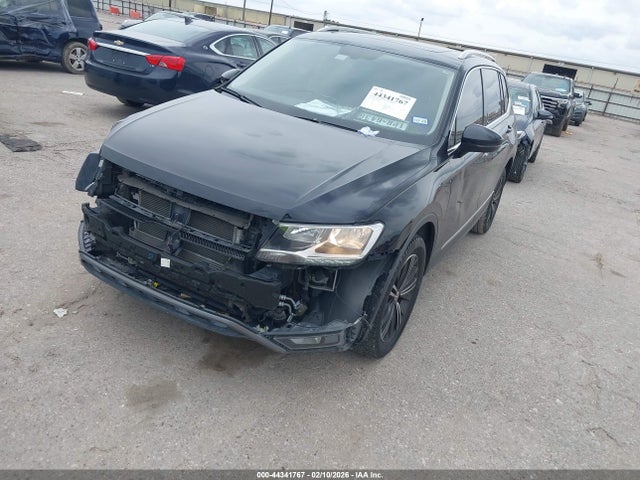 2018 Volkswagen Tiguan 2.0t Se/2.0t Sel მანქანა იყიდება აუქციონზე, vin: 3VV3B7AX0JM178857, აუქციონის ნომერი: 44341767