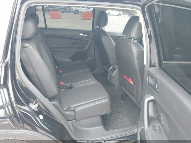 2018 Volkswagen Tiguan 2.0t Se/2.0t Sel მანქანა იყიდება აუქციონზე, vin: 3VV3B7AX0JM178857, აუქციონის ნომერი: 44341767