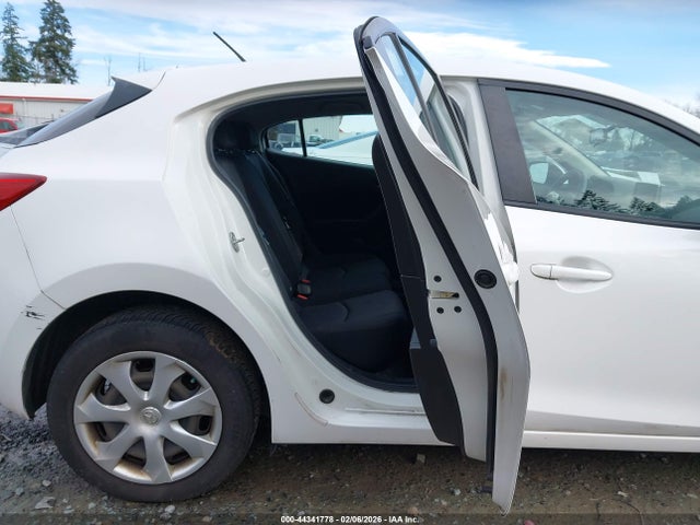 2015 Mazda Mazda3 I Sport მანქანა იყიდება აუქციონზე, vin: 3MZBM1K76FM230772, აუქციონის ნომერი: 44341778