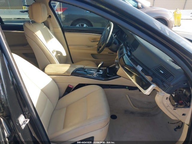 2011 Bmw 528i მანქანა იყიდება აუქციონზე, vin: WBAFR1C58BC747566, აუქციონის ნომერი: 44341825