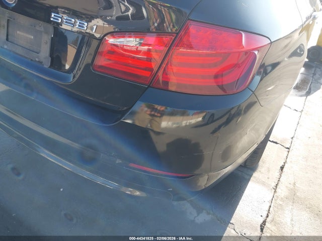 2011 Bmw 528i მანქანა იყიდება აუქციონზე, vin: WBAFR1C58BC747566, აუქციონის ნომერი: 44341825