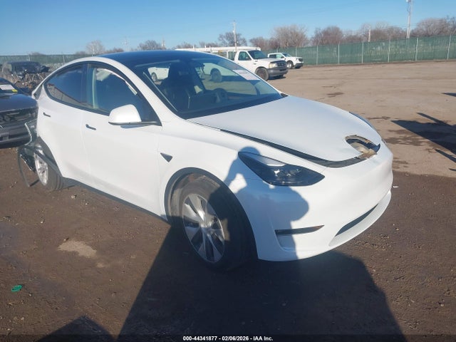 Продаж на аукціоні авто 2023 Tesla Model Y Awd/long Range Dual Motor All-wheel Drive, vin: 7SAYGDEE7PF763237, номер лоту: 44341877