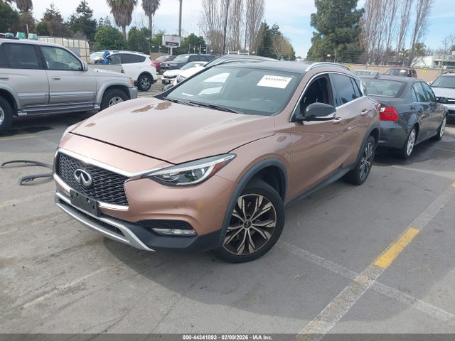2017 INFINITI QX30 SJKCH5CR8HA020013 Photo 1