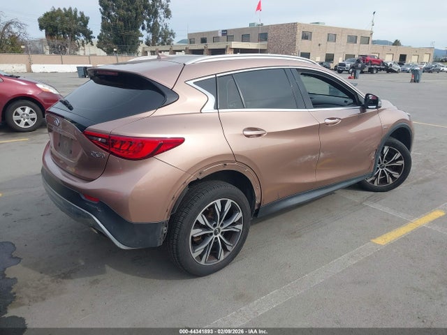 2017 INFINITI QX30 SJKCH5CR8HA020013 Photo 3