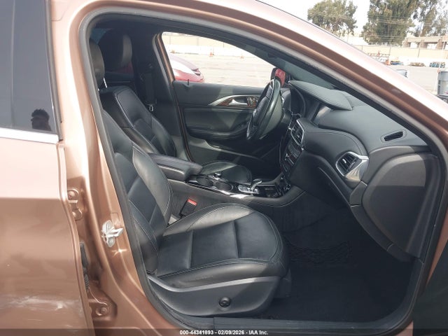 2017 INFINITI QX30 SJKCH5CR8HA020013 Photo 4